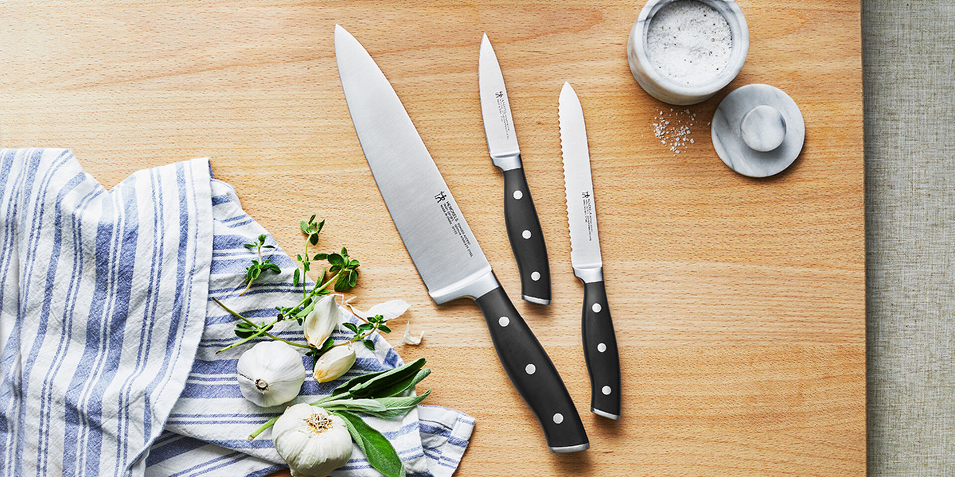 FULLY-FORGED CUTLERY WITHIN REACH