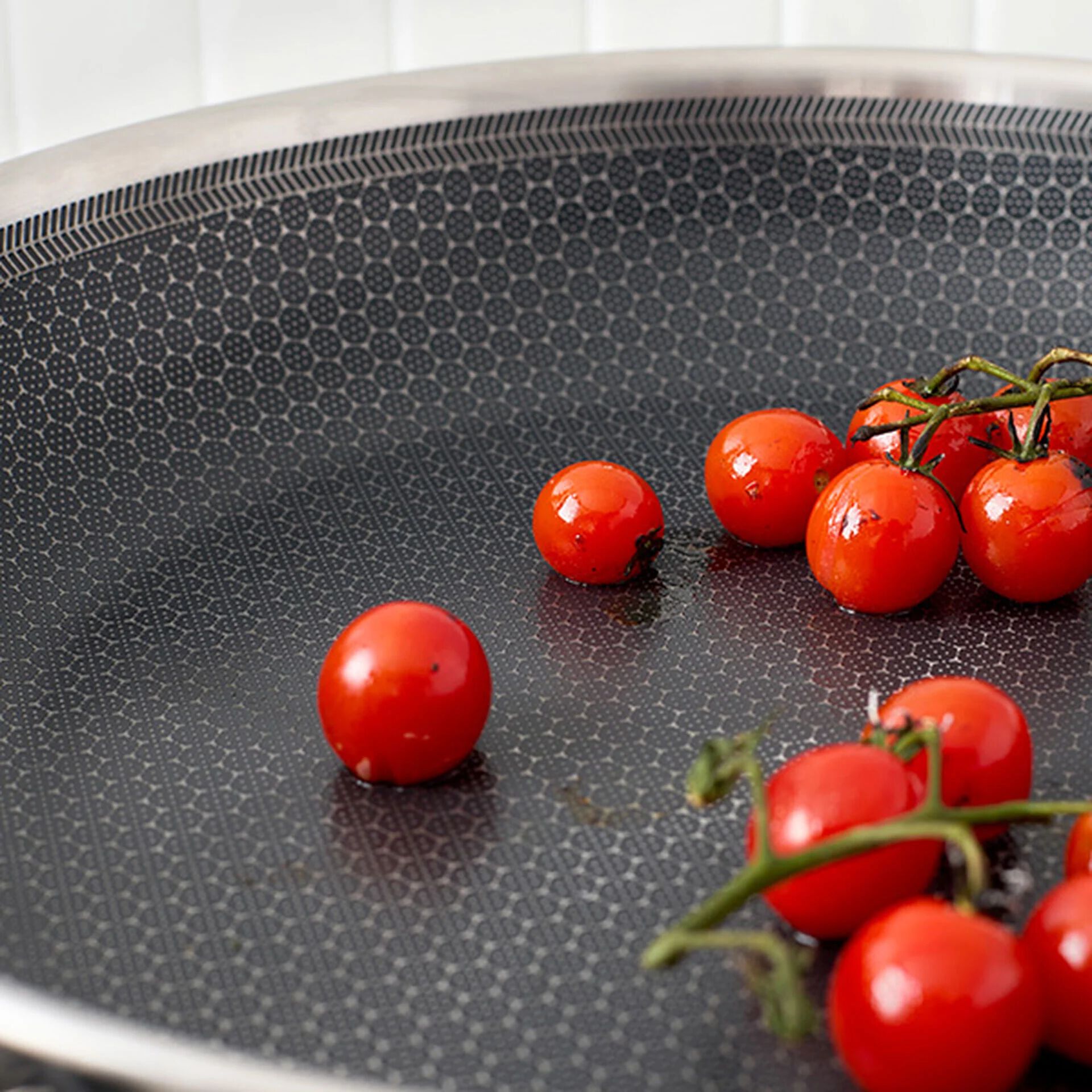 CHEF-FRIENDLY FEATURES