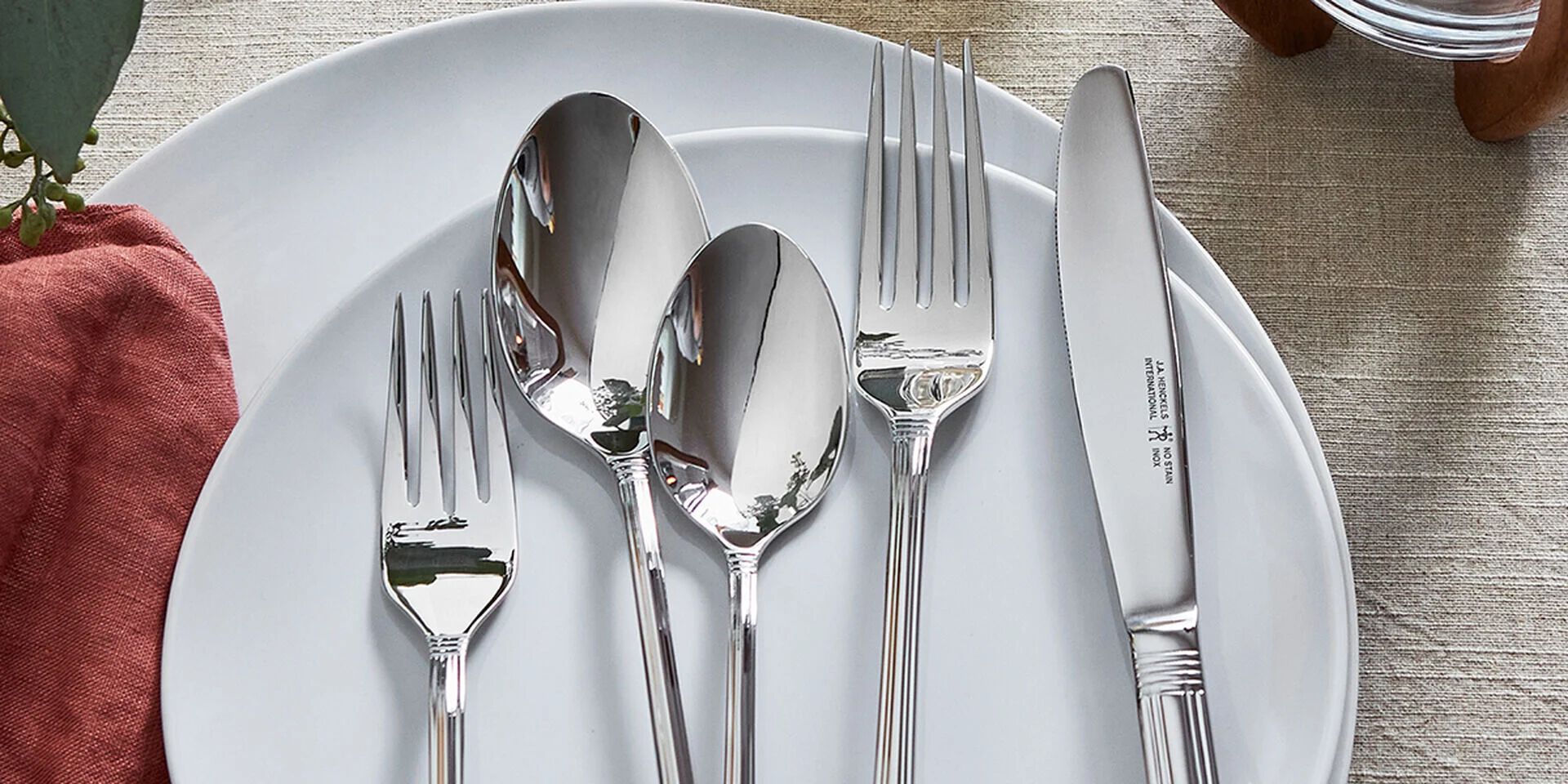 SUBTLE IN DETAIL, TIMELESS IN STYLE