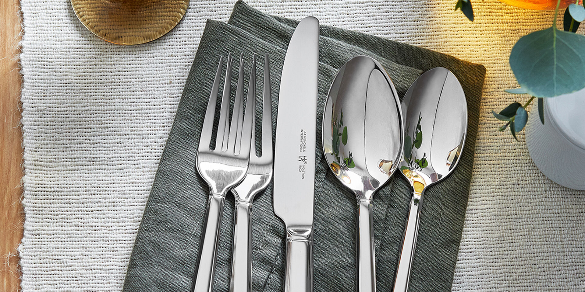 MODERN ELEGANCE FOR EVERY TABLE SETTING