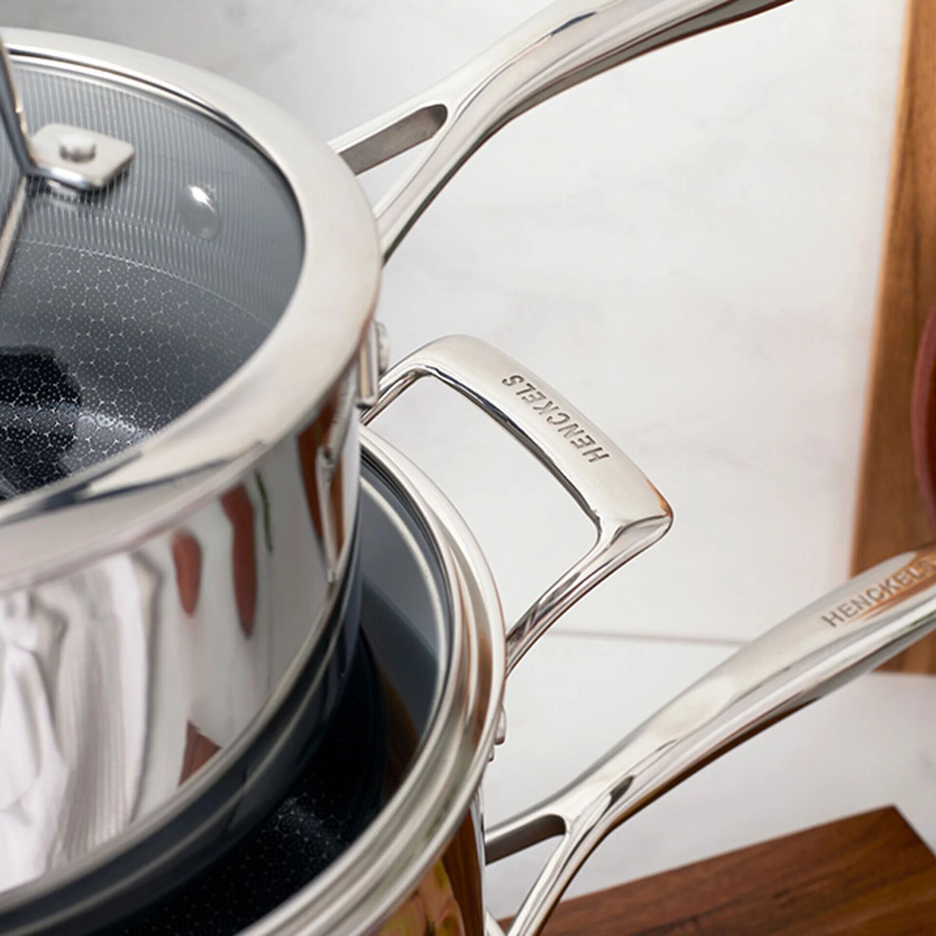 CHEF-FRIENDLY FEATURES