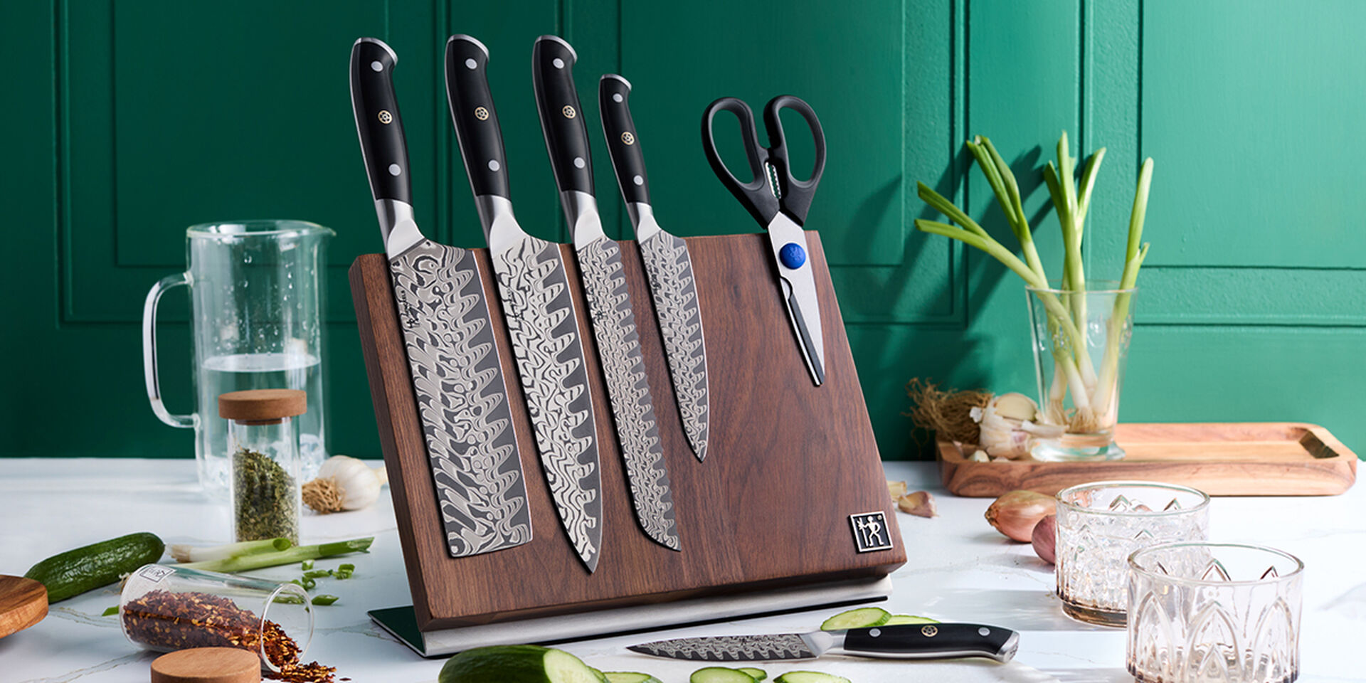 ELEGANT DAMASCUS KNIVES FOR EVERY KITCHEN