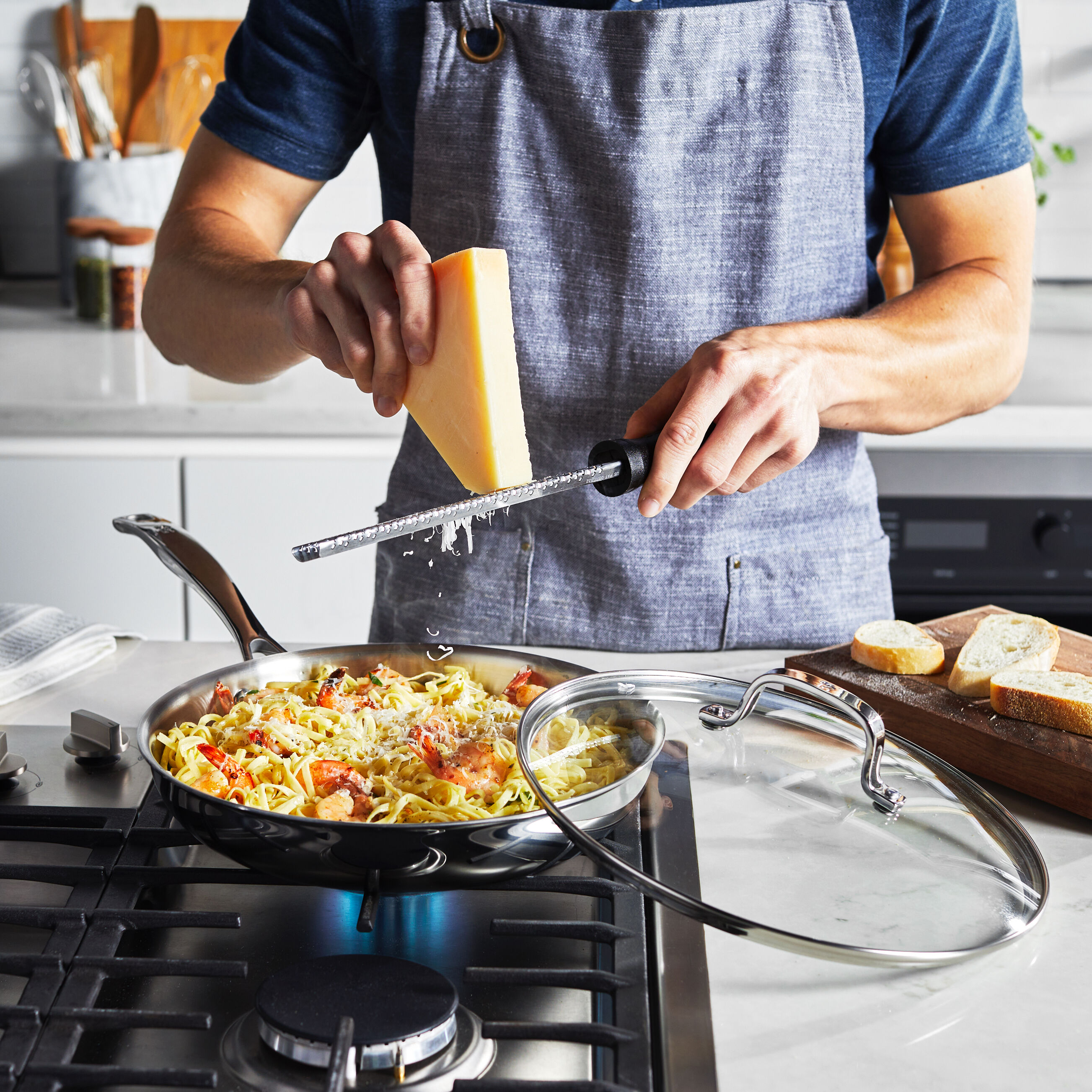Clad H3 Sauce Pan with Lid, 2 qt, Stainless Steel | Henckels US