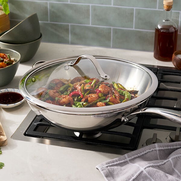 Aragon 12.5-inch, Stainless Steel, Wok With Lid, Silver | Henckels US