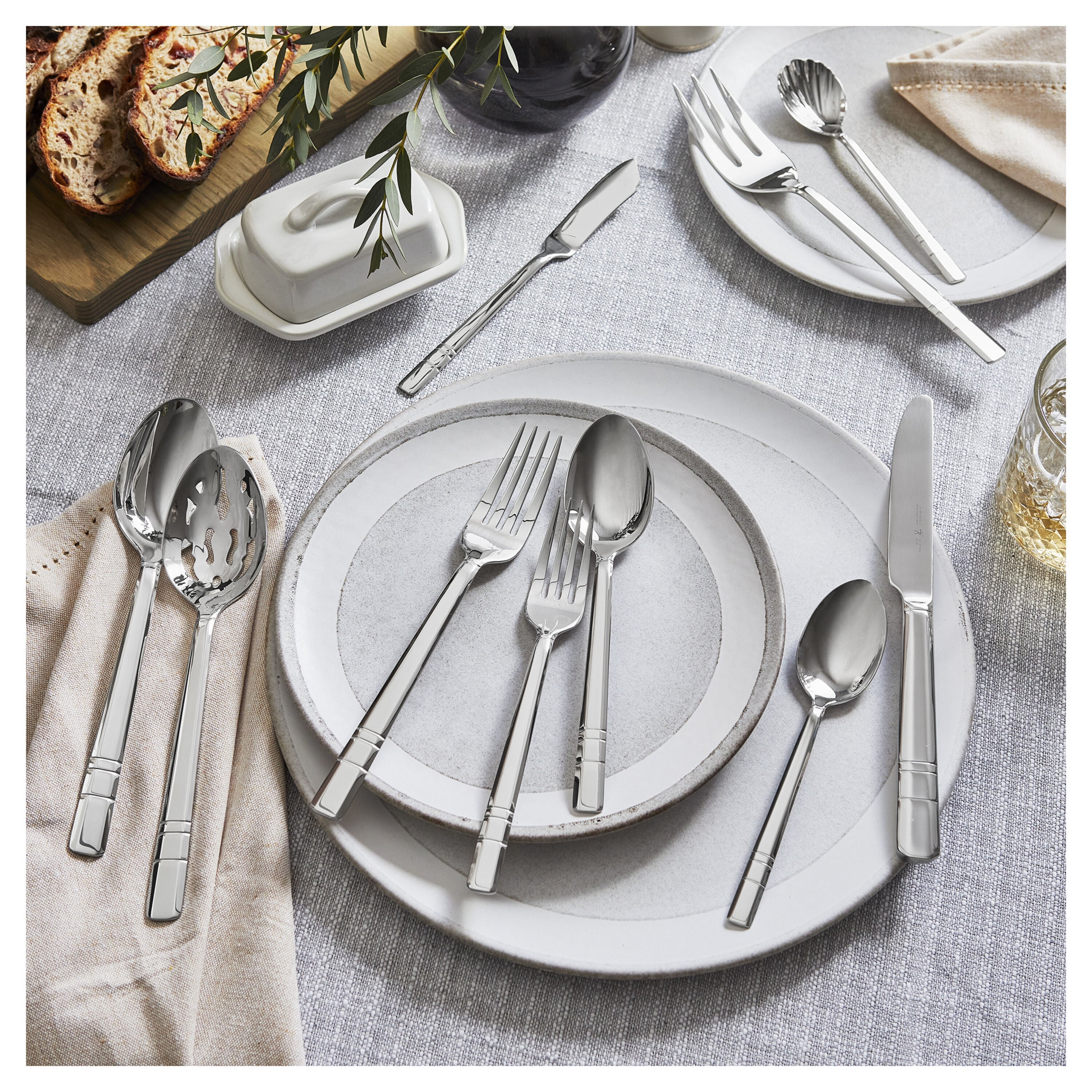 Madison Square 65-pc, 18/10 Stainless Steel, Flatware Set