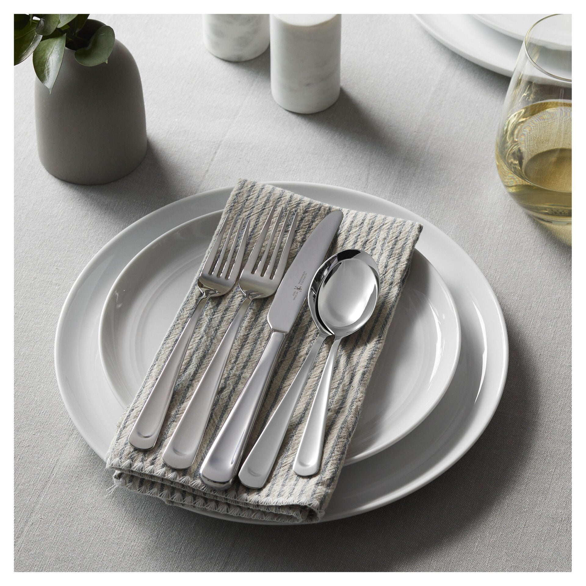 20 Piece Flatware Set,,large