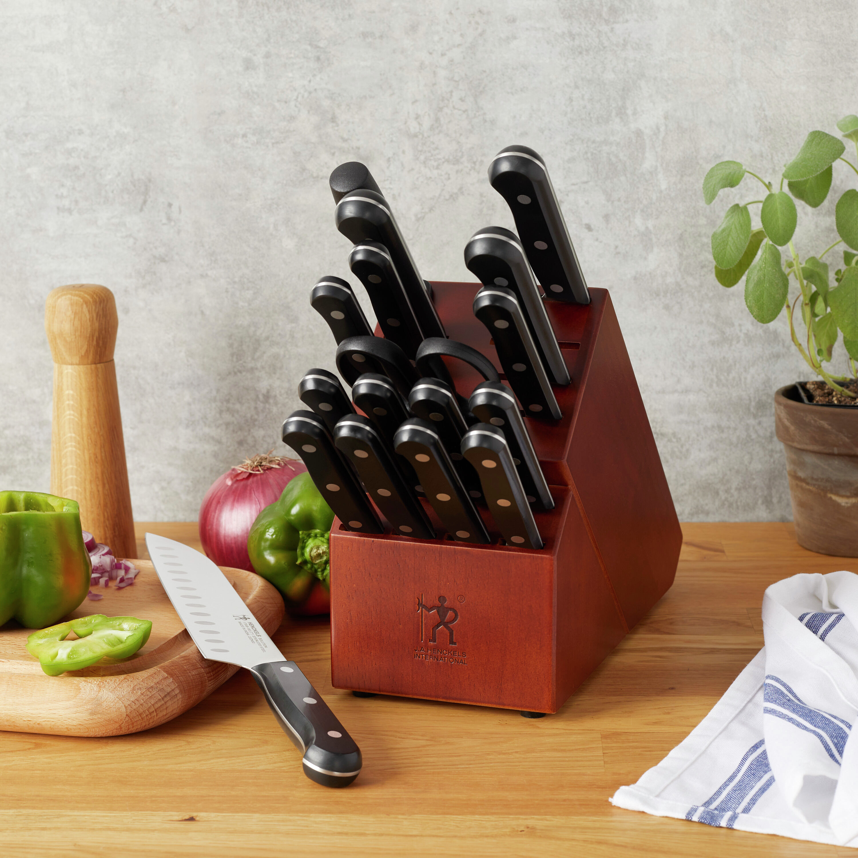 Solution 18-pc, Knife Block Set | Henckels US