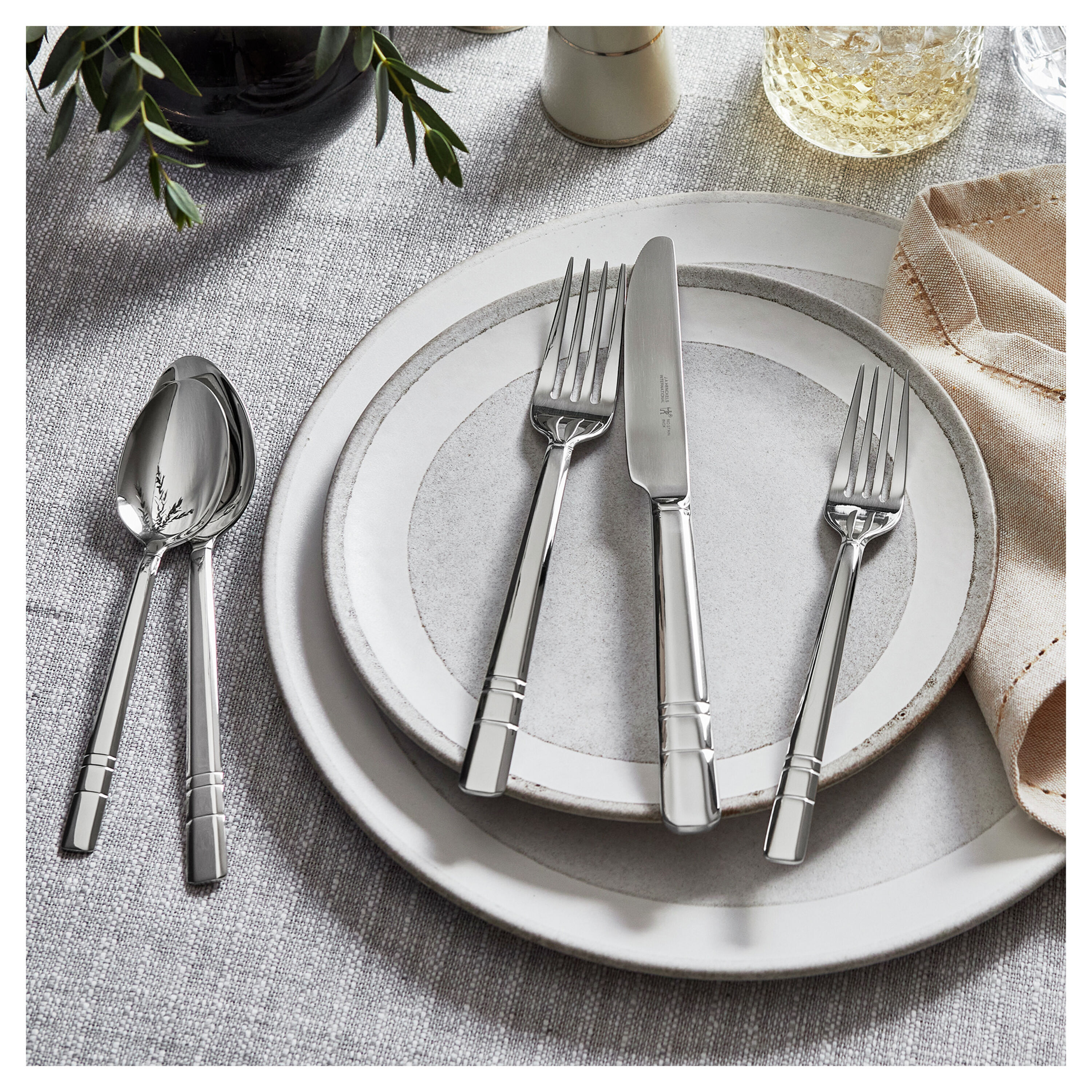 Madison Square 20-pc, 18/10 Stainless Steel, Flatware Set